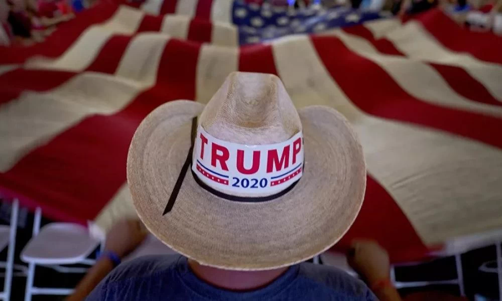 Σύμβουλοι του Τραμπ προσπαθούν να τον πείσουν «να αποδεχτεί την ήττα του»